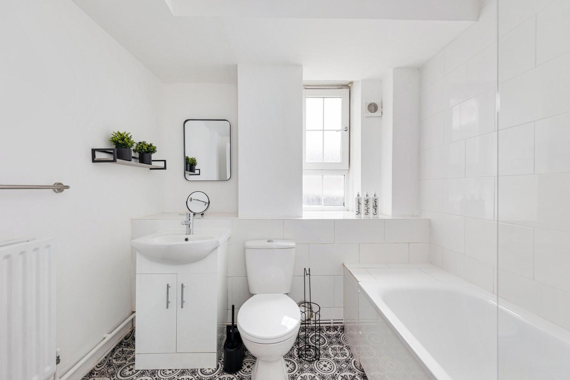 Sleek Shoreditch Hideout - 2 Bed Gem With Balcony In Central Londres Exterior foto